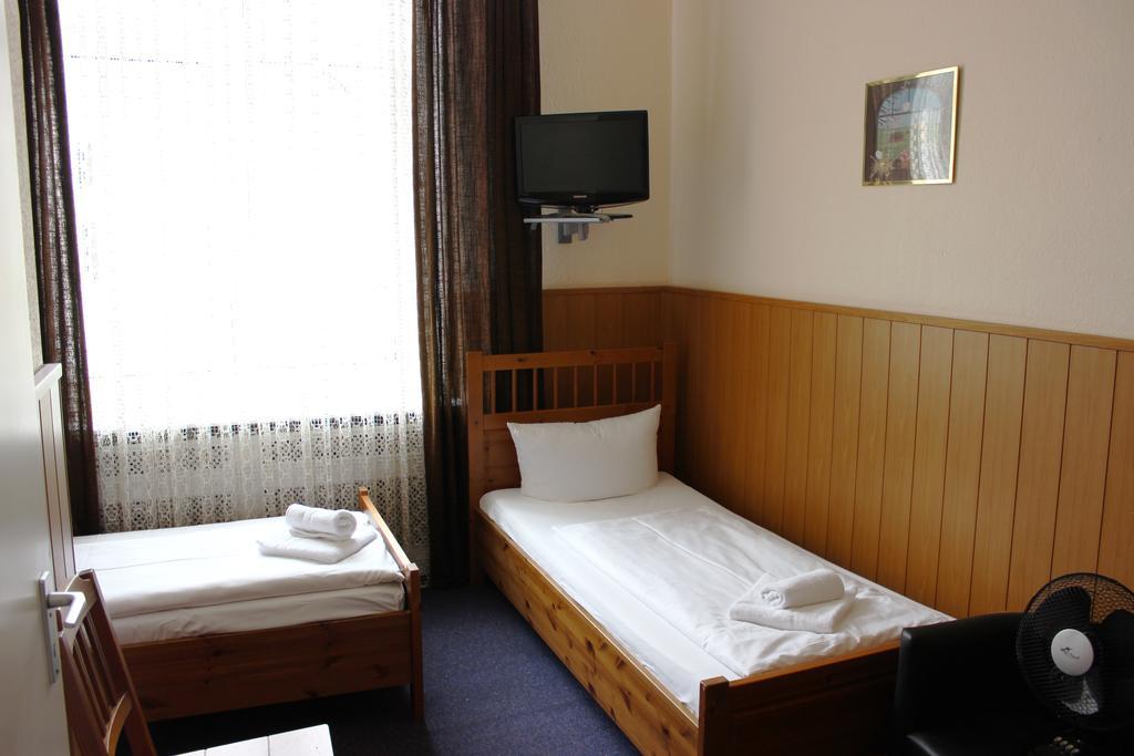 Hotel-Pension Rheingold Am Kurfuerstendamm Βερολίνο Εξωτερικό φωτογραφία