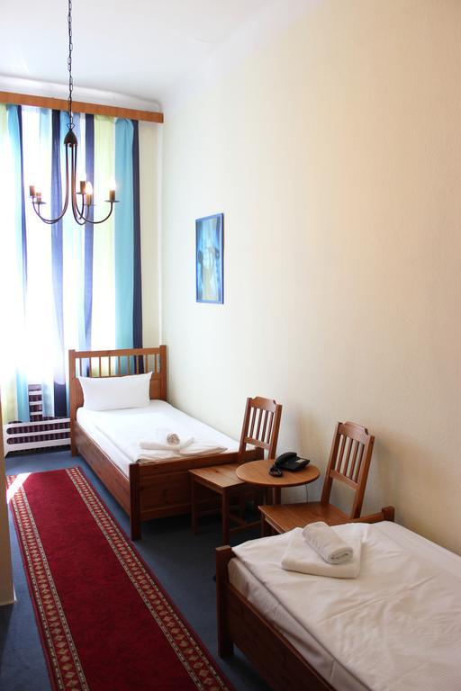 Hotel-Pension Rheingold Am Kurfuerstendamm Βερολίνο Εξωτερικό φωτογραφία